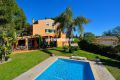 Moradia V4+1 com piscina e grande terreno perto de Lagoa, campos golfe e o Mar 